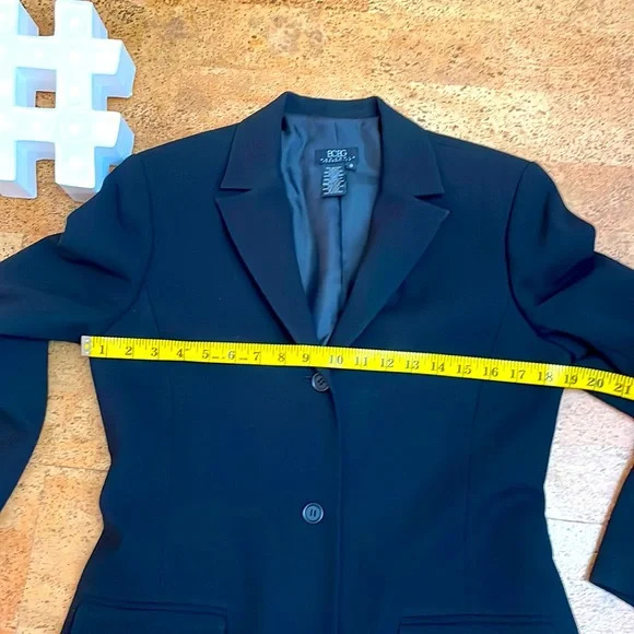 BCBGMaxAzria Blazer - Picture 3 of 6